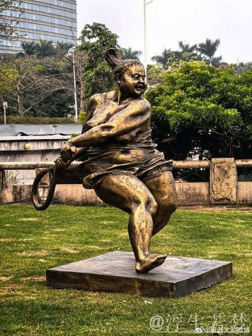 广州街头的运动主题雕塑