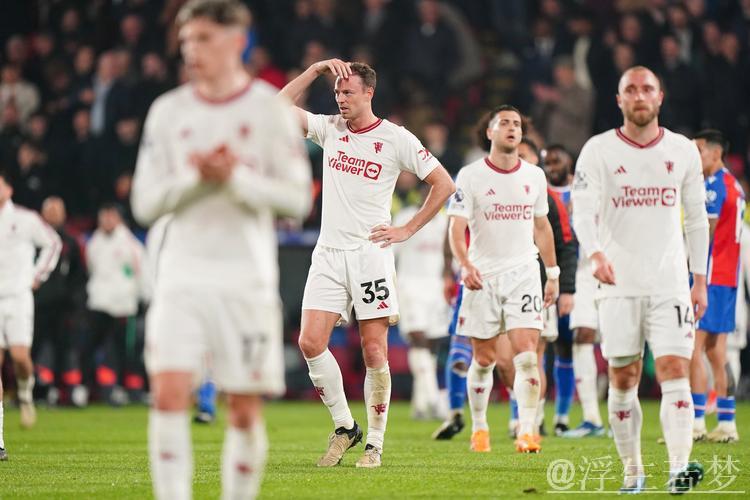 核心球员接连伤缺,曼联表现起伏难以避免 核心球员接连伤缺,曼联表现起伏难以避免